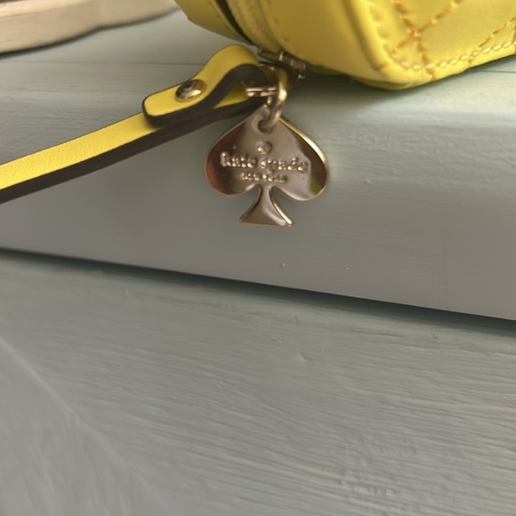 NWT Kate Spade pineapple coin pouch - Picture 3 of 7